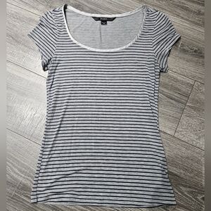 Body By Victoria Short Sleeve Soft Gray Blue Striped Scoop Neck Tee Shirt Medium